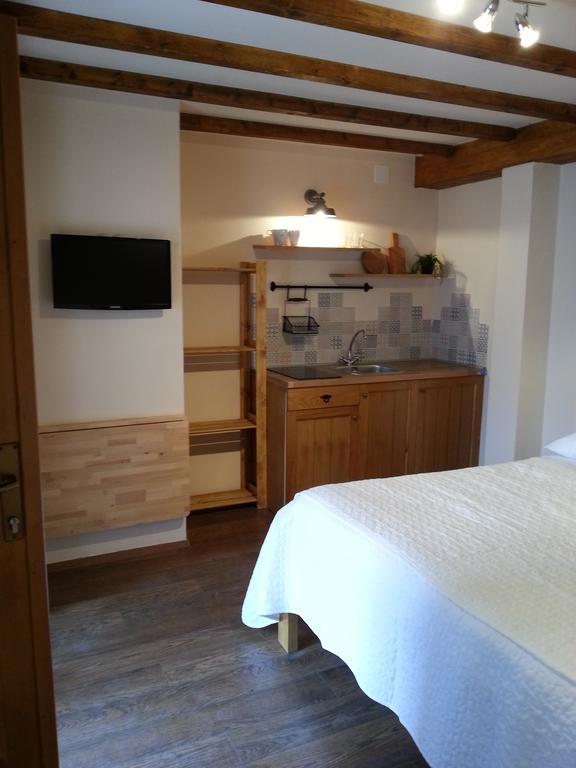Apartamento Dvori Svetog Mihaela Šibenik Habitación foto